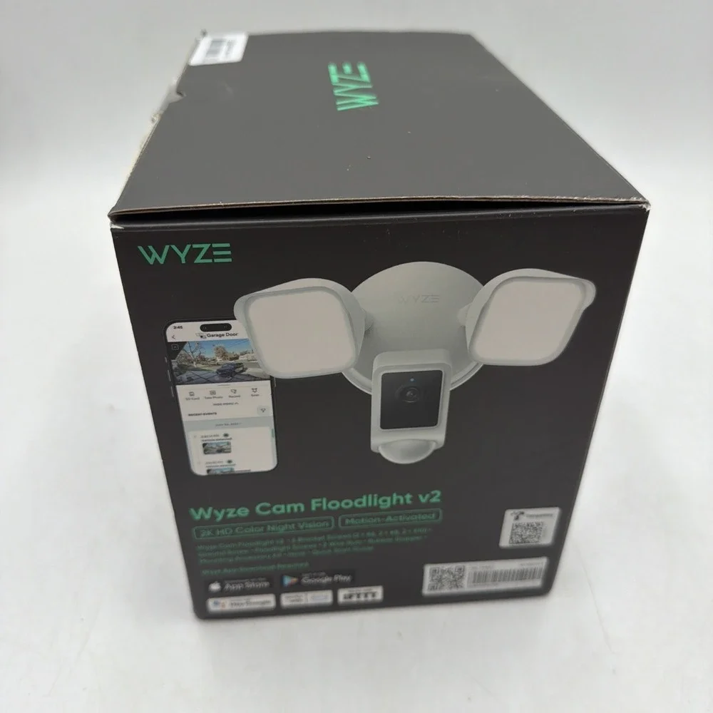 Wyze Cam Floodlight V2 Motion-Activated 2K HD Color Night Vision Camera